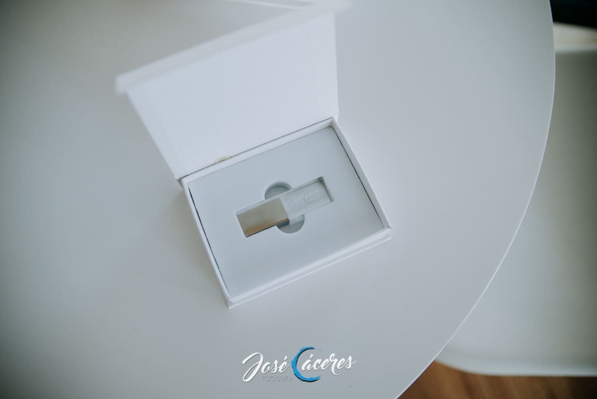 Nuestro pendrive para bodas