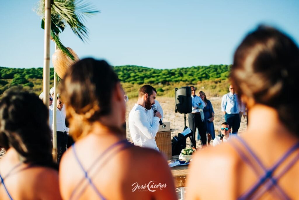 Boda civil en la playa