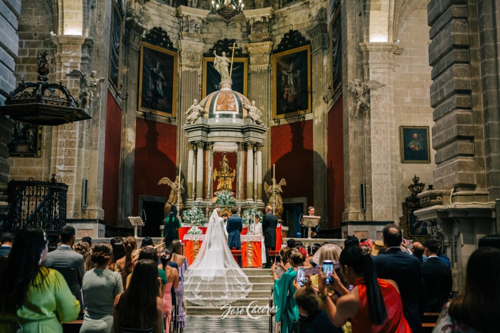 colocacion de los novios en la ceremina religiosa