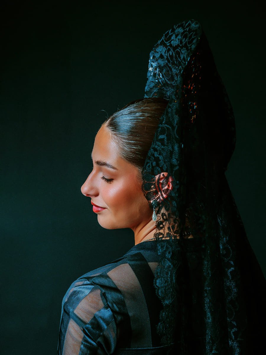 Reportajes de Mantilla en Jerez de la Frontera: Captura la Elegancia de la Semana Santa