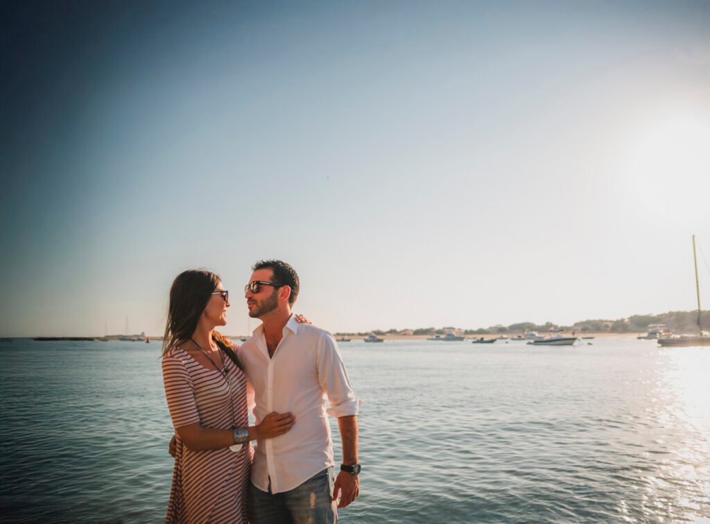 Sesión de fotos preboda original en el puerto de Sancti Petri por Jose Caceres