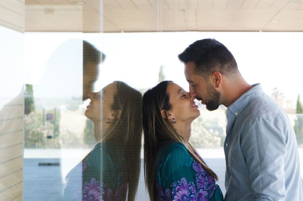 Preboda en Bodegas Luis Perez | Fotografía natural de parejas
