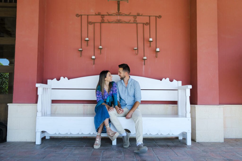 Preboda en Bodegas Luis Perez | Fotografía natural de parejas