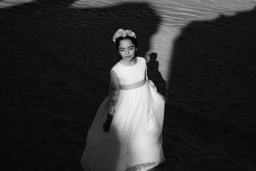 Reportaje de comunión en la playa en la provincia de Cádiz