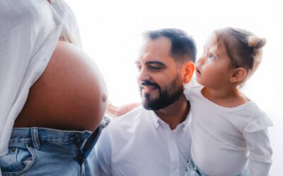 Sesión de embarazo con pareja e hijos en Cádiz (ideas reales)