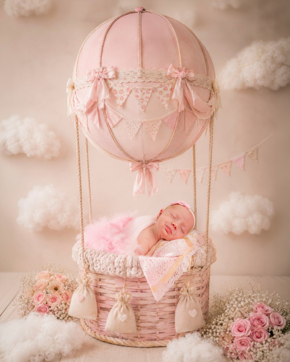 Fotos newborn originales Jerez globo bebé recién nacido estudio — José Cáceres Fotografía Cádiz