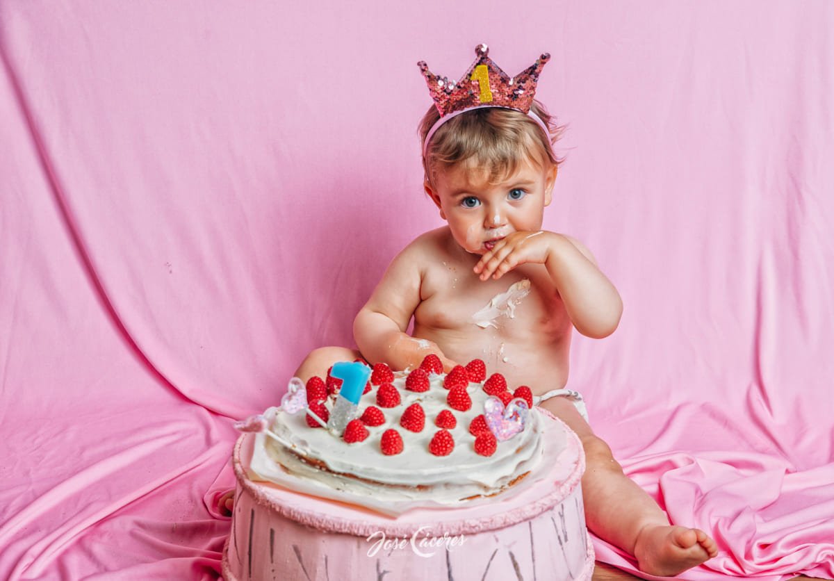 Sesión Smash Cake en Jerez de la Frontera — primer cumpleaños con tarta y decorado especial
