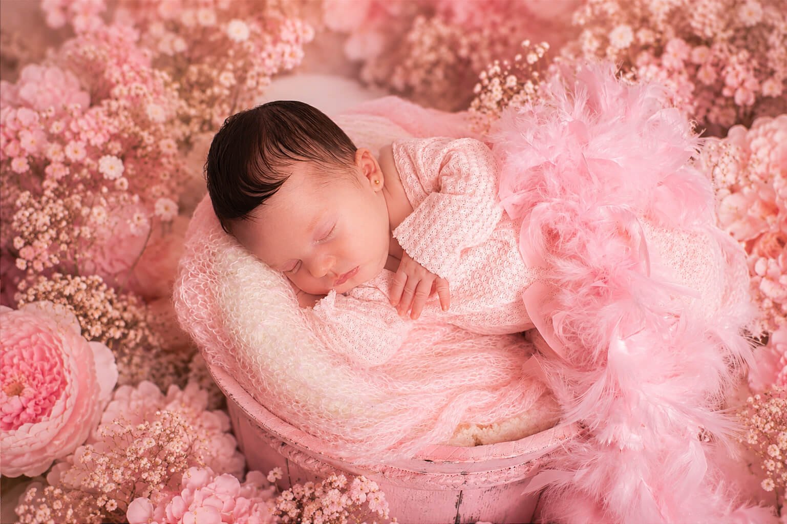 Fotografía newborn para familias de El Puerto de Santa María — recién nacido en estudio en Jerez